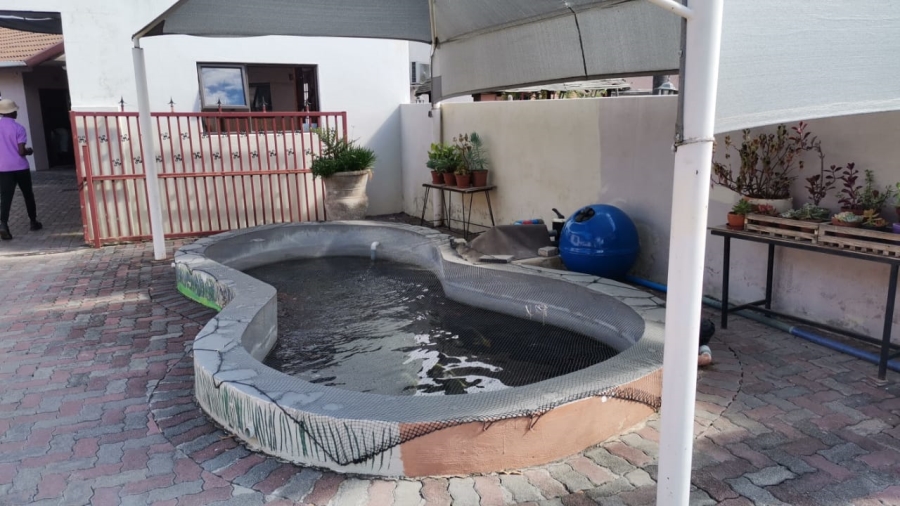 4 Bedroom Property for Sale in Oos Einde North West